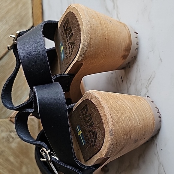 Mia Navy Blue Leather Clogs - Picture 5 of 11